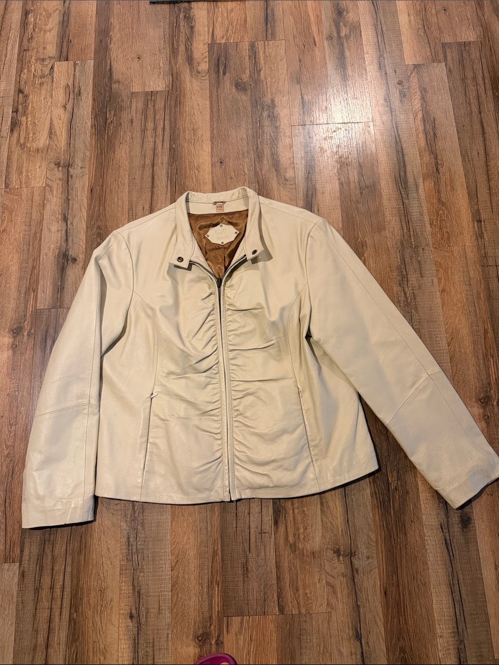 Wilsons Leather Women's Cream Zip-Front Leather Jacket with Snap Collar